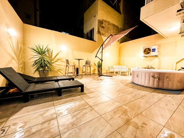 Appartamento Sliema Jacuzzi Flat Esterno foto